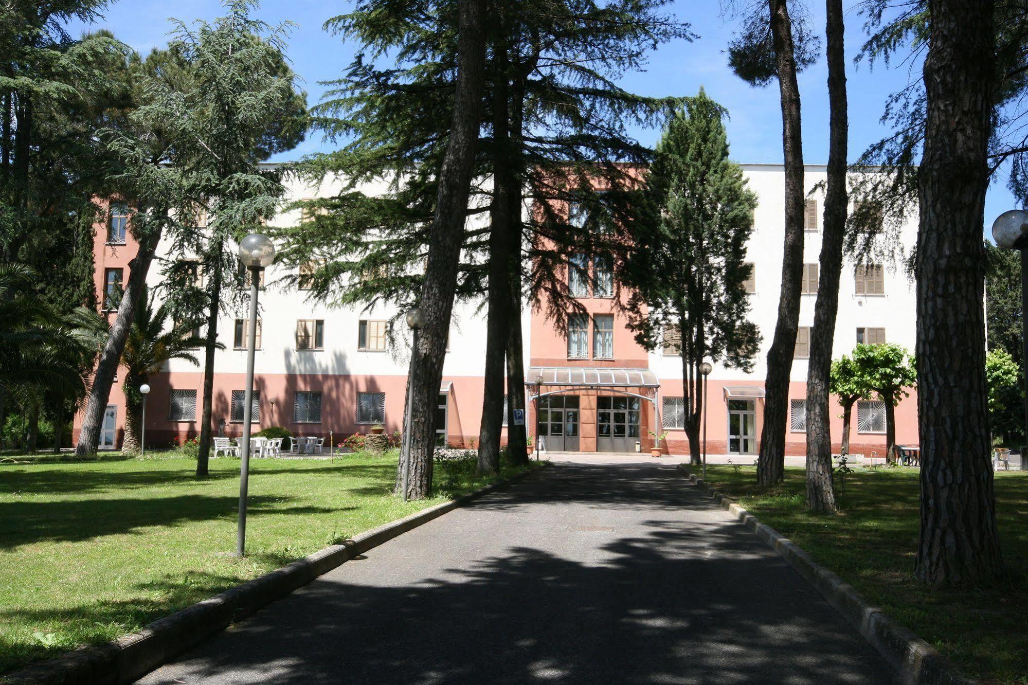 Parco Santa Rita Hotel Sacrofano ภายนอก รูปภาพ
